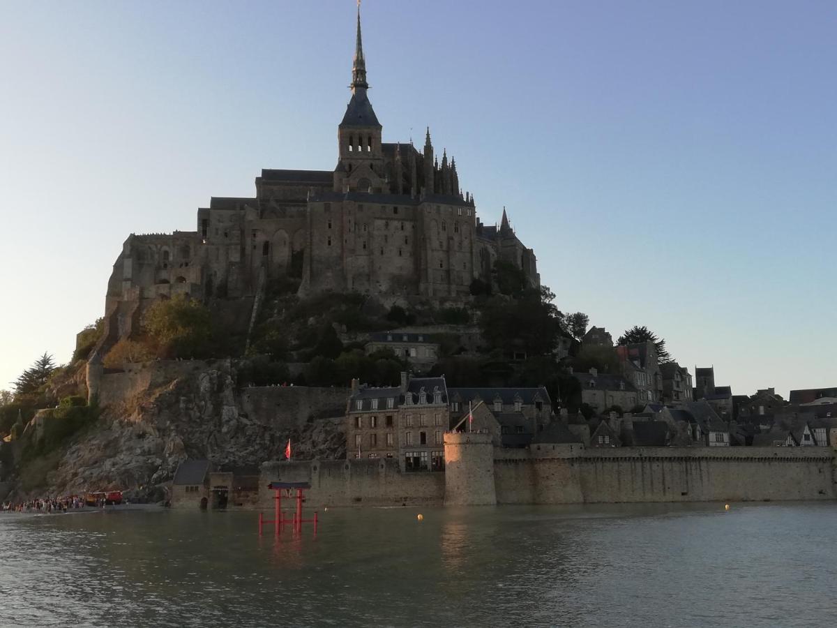 Chambres D'Hotes Les Fleurettes En Baie Du Mont Saint Michel Bagian luar foto